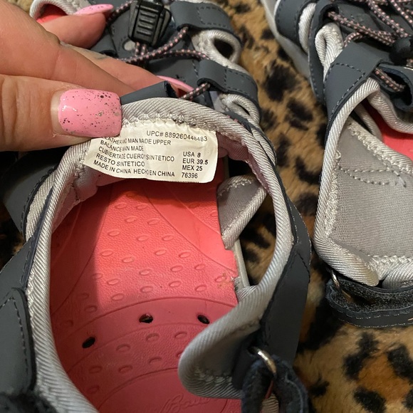 Eddie Bauer shoes size 8 - Picture 4 of 5